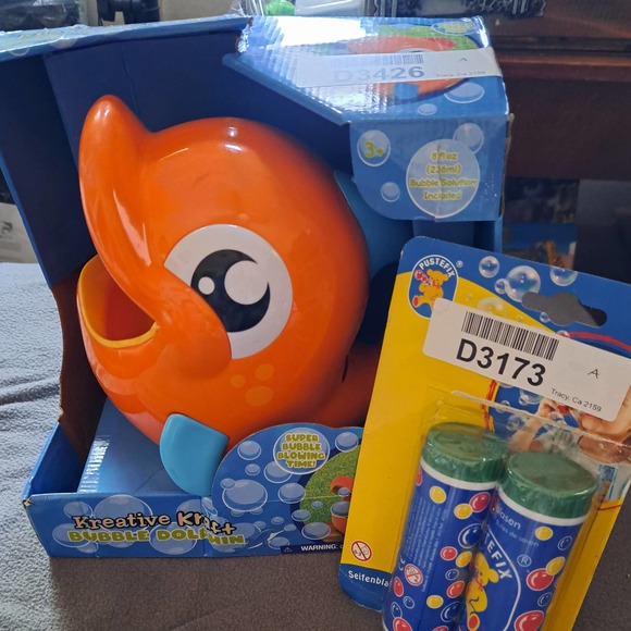 Bubble Blowing Dolphin - Picture 2 of 10